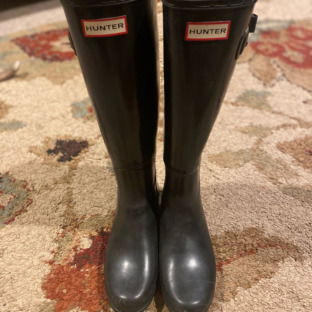 Original glossy, tall Hunter rain boots